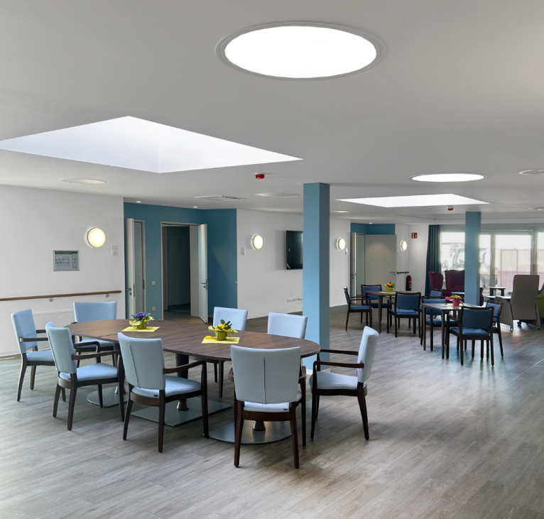 senioren-dependance-waechtersbach-innenraum-01_heitzenroederarchitekten